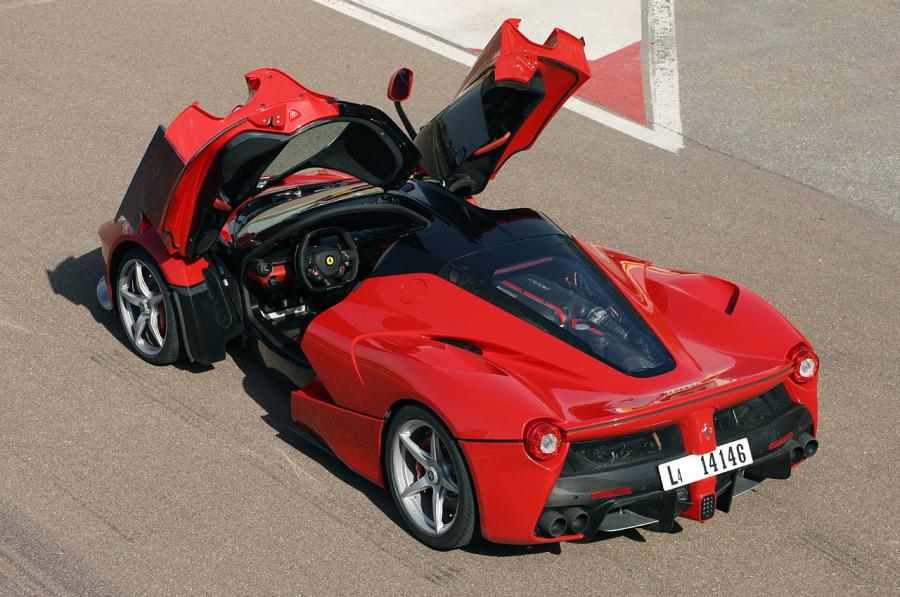  Ferrari LaFerrari 2015 года  (фото 3 из 56)